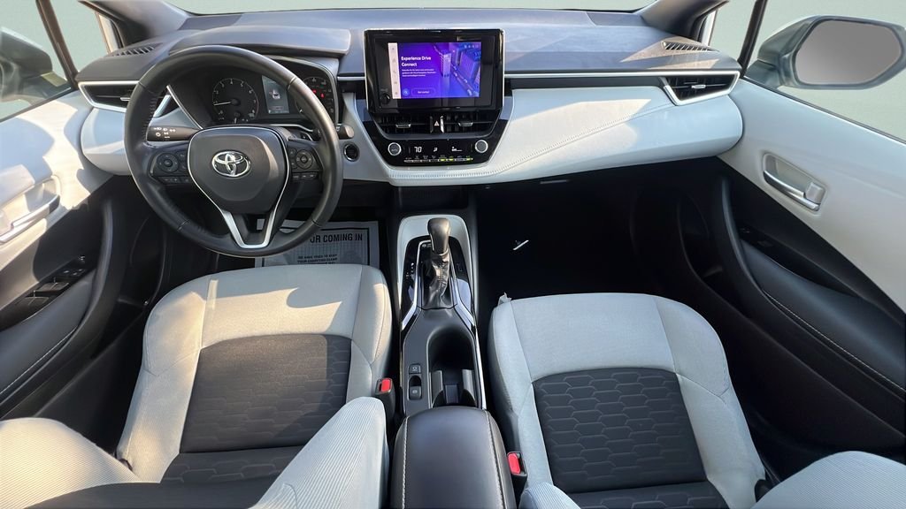 2025 Toyota Corolla Hatchback SE - Photo 10