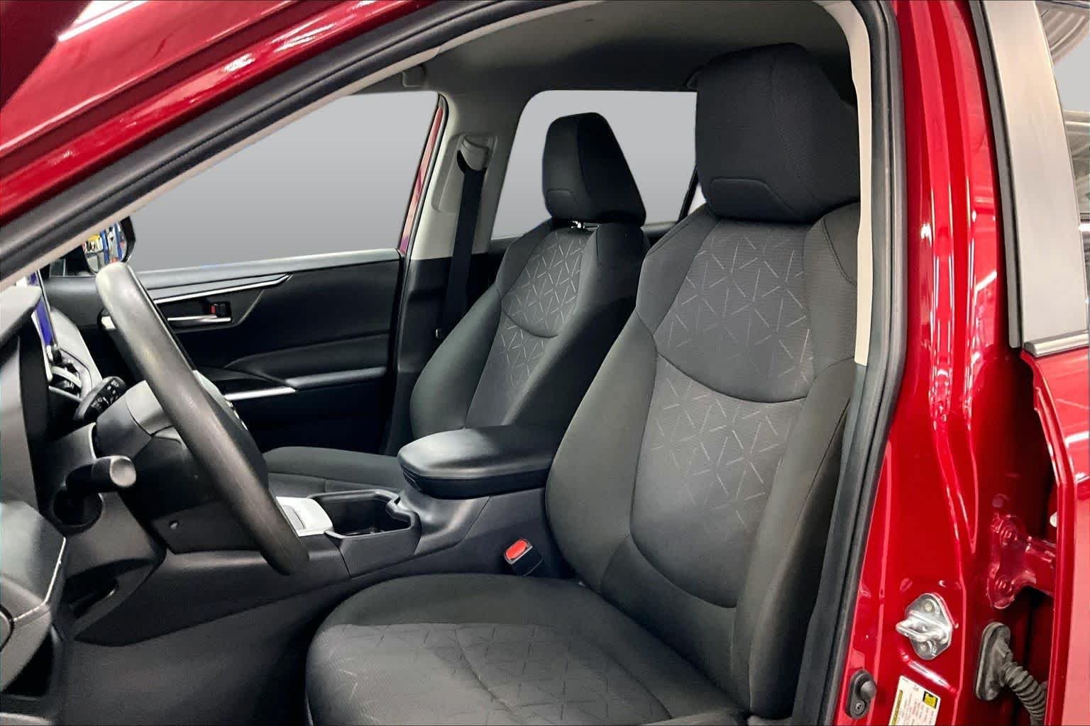 Used 2025 Ruby Flare Pearl Toyota XLE image 8