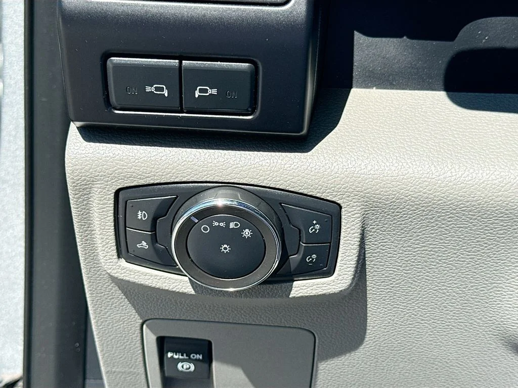 Used 2020 Silver Ford XL image 11