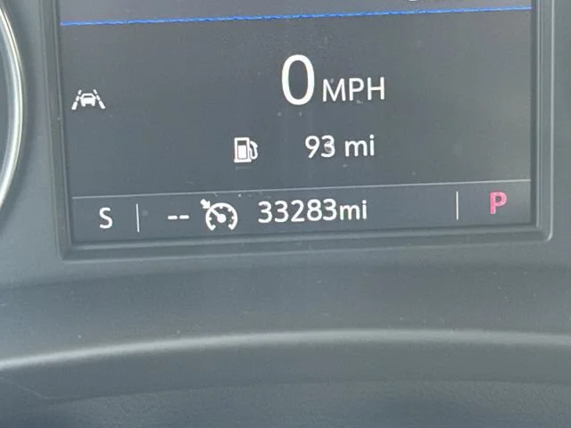Used 2024 Summit White Buick Essence image 19