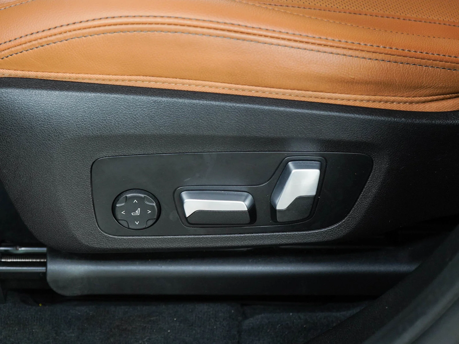Used 2022 Black BMW xDrive30i image 24