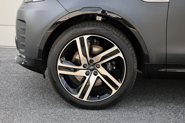 New 2026 Carpathian Grey Land Rover  Tempest Edition image 5