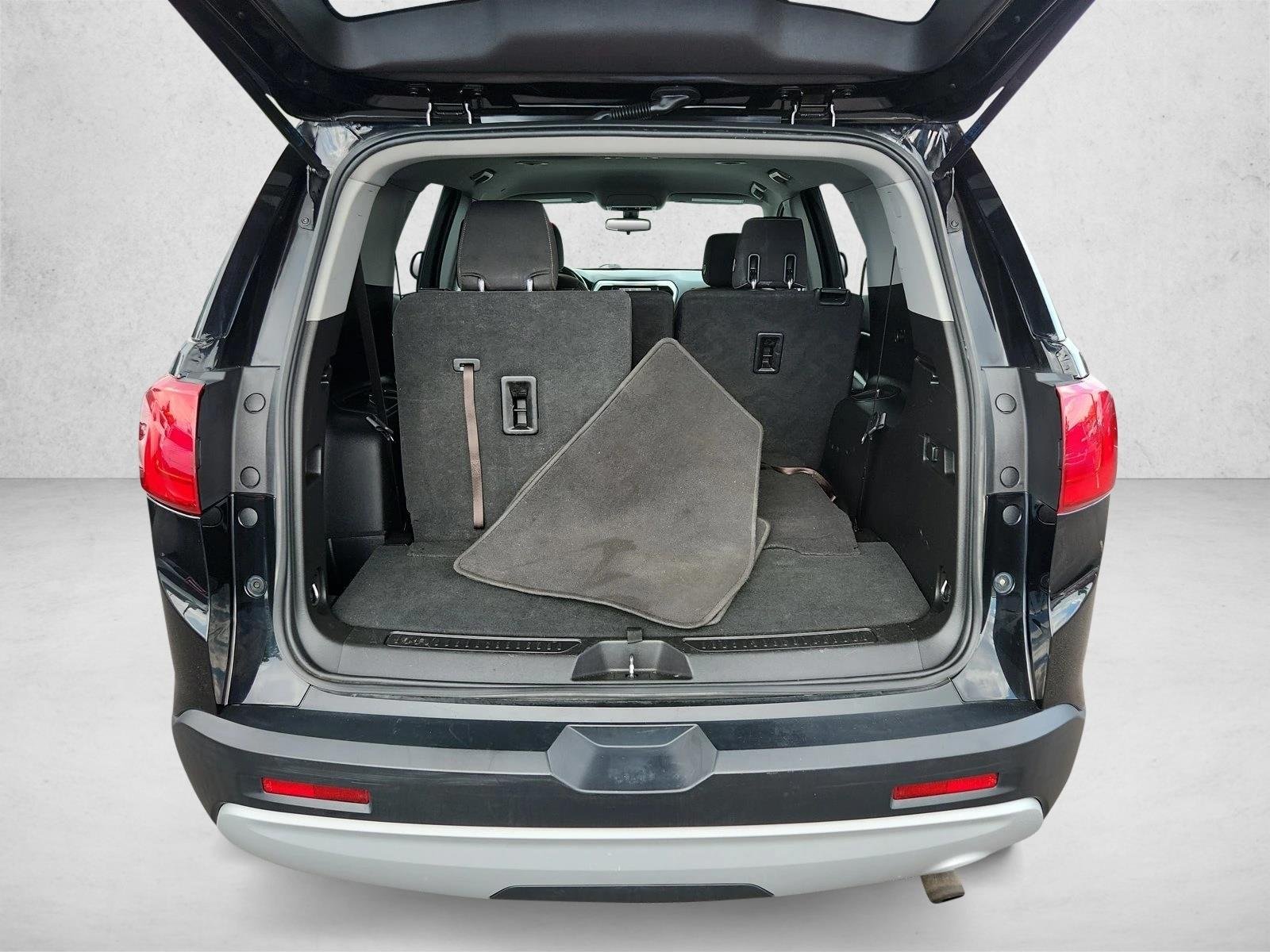 Used 2019 Ebony Twilight Metallic GMC SLE image 23
