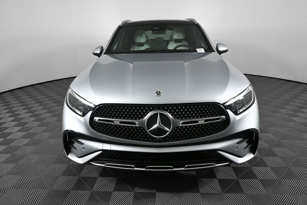 Used 2025 Silver Mercedes-Benz GLC 300 image 34