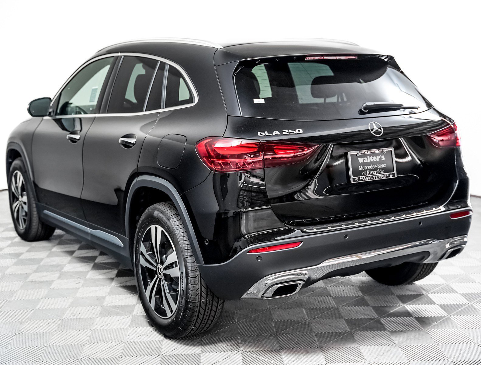 New 2026 Night Black Mercedes-Benz GLA 250 image 2