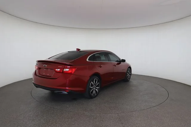 Used 2021 Red Chevrolet RS image 18