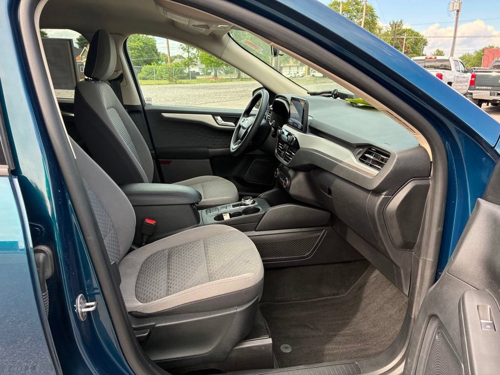 Used 2020  Ford SE image 38