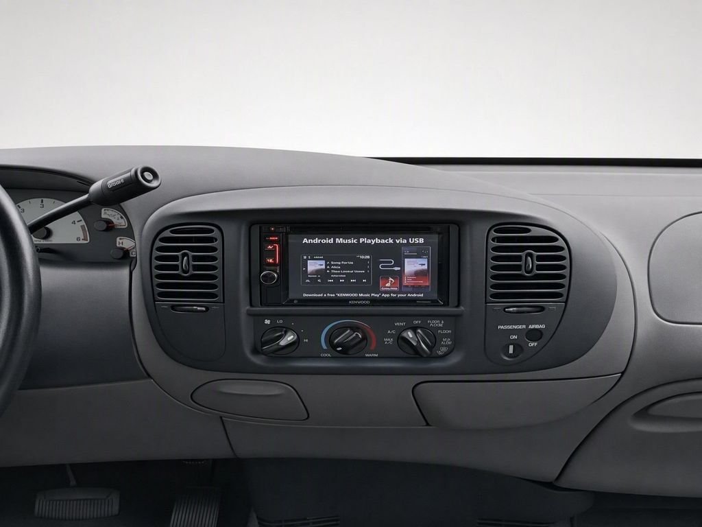 Used 2001  Ford SVT Lightning image 30