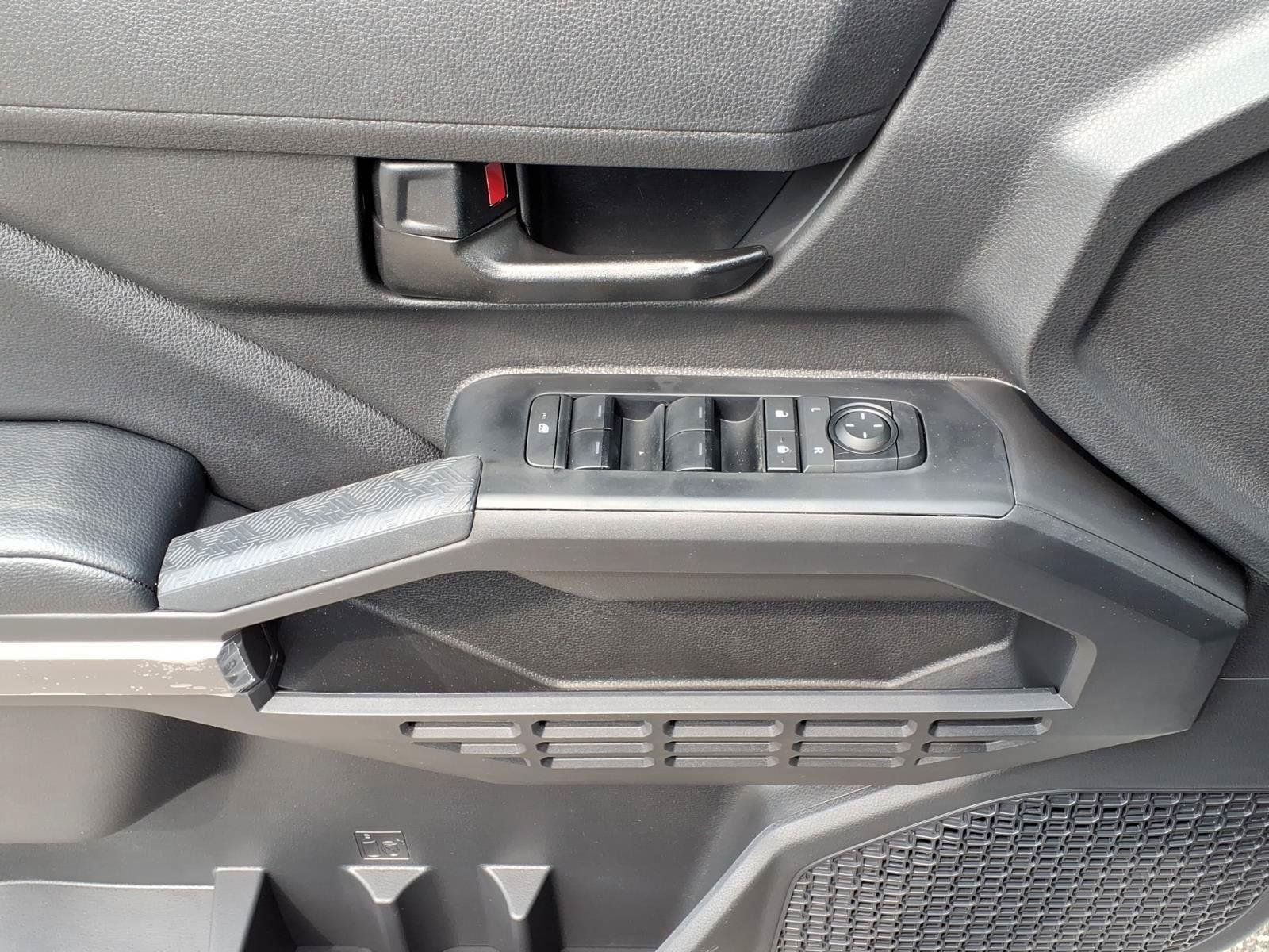 2026 Toyota Tacoma SR5 - Photo 18