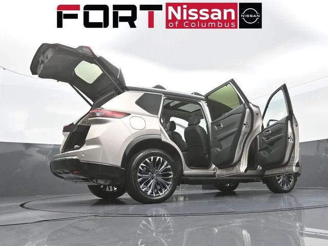 New 2026 Champagne Silver Metallic / Super Black Two-tone Nissan Platinum image 41