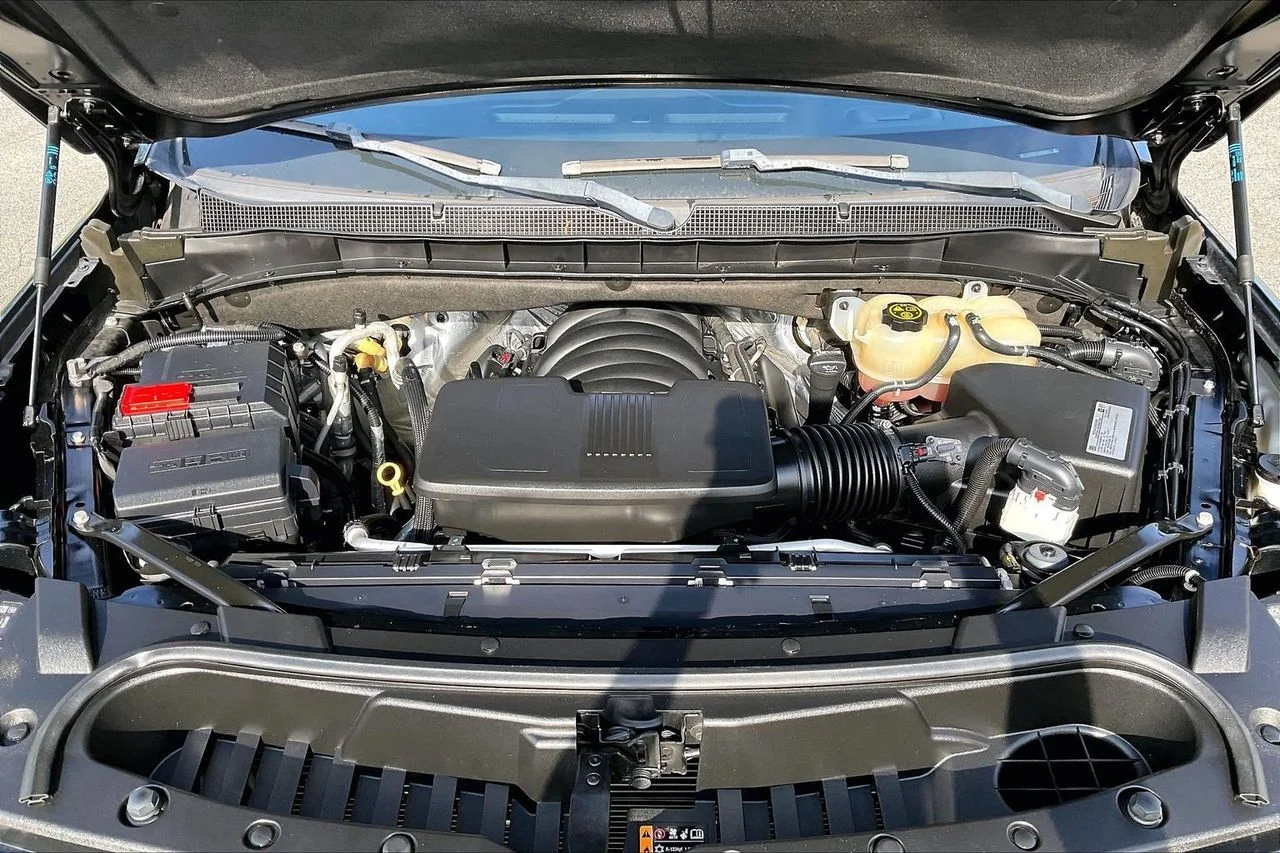 Used 2021 Black Chevrolet Z71 image 38