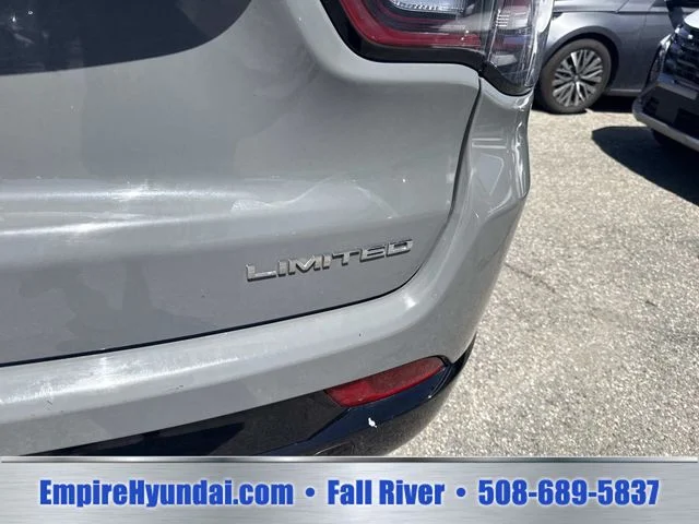 Used 2022 Gray Jeep Limited image 5