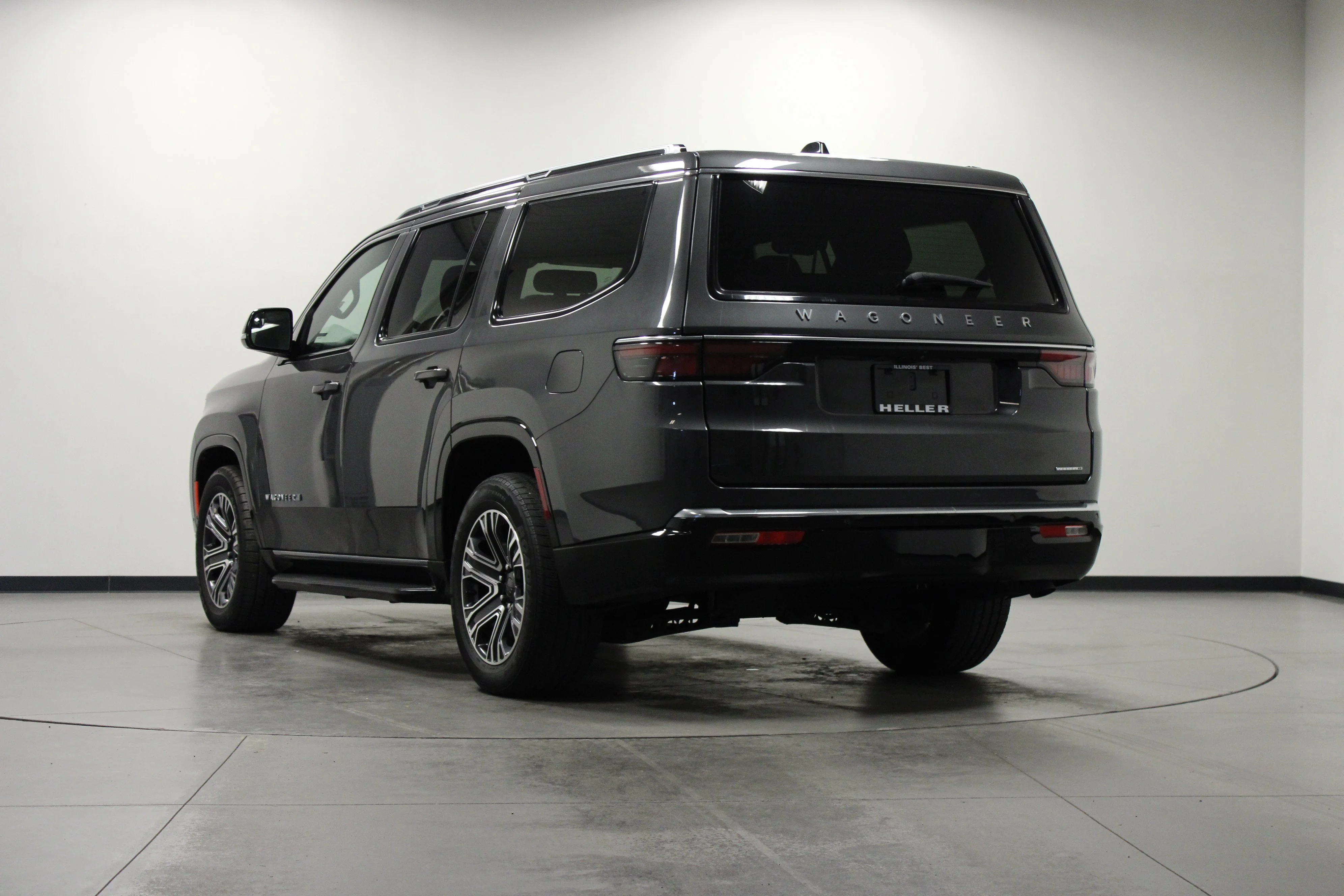 Used 2024 Baltic Gray Metallic Clearcoat Jeep Series II image 6