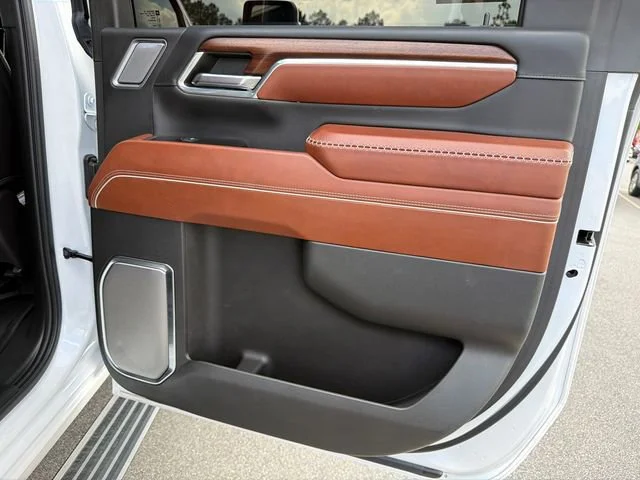 Used 2024 White Frost Tricoat GMC Denali Ultimate image 16