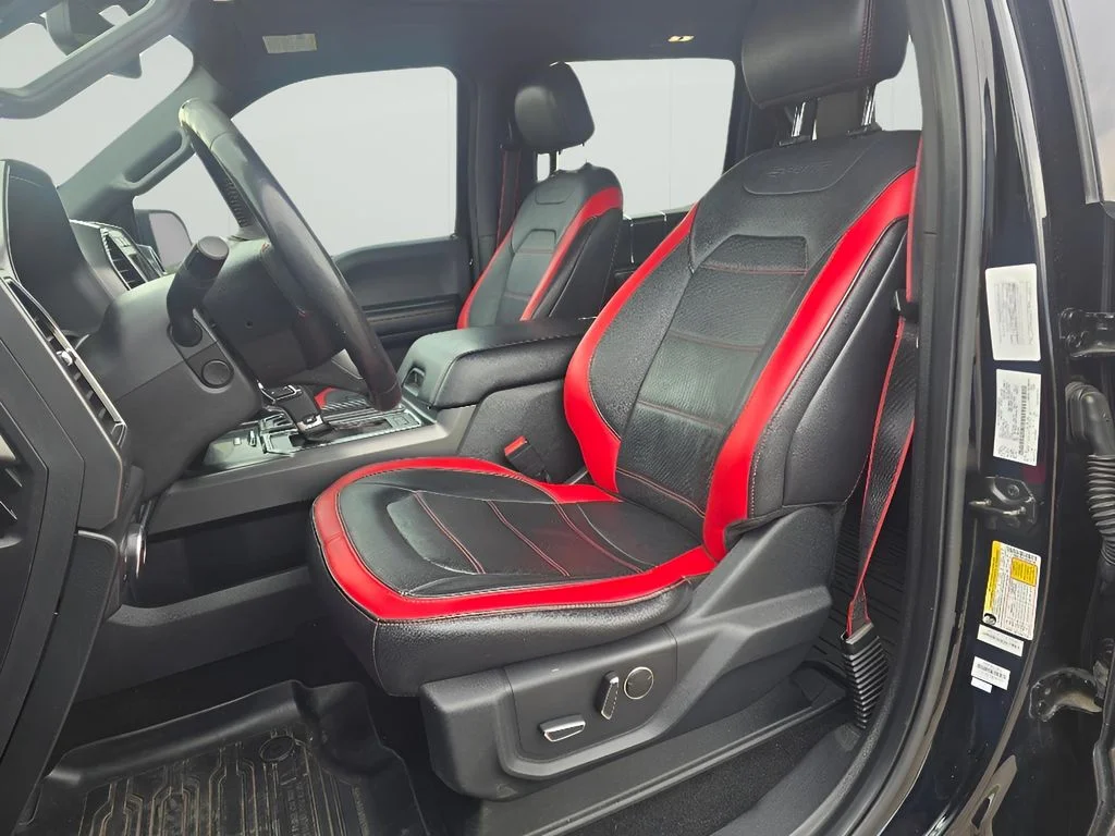 Used 2018 SHADOW BLACK Ford LARIAT image 11