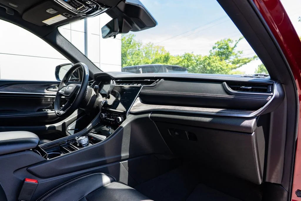 Used 2023 Red Jeep Overland 4xe image 30