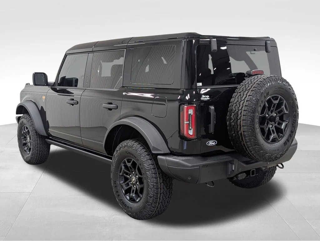 New 2026 Shadow Black Ford Badlands image 22