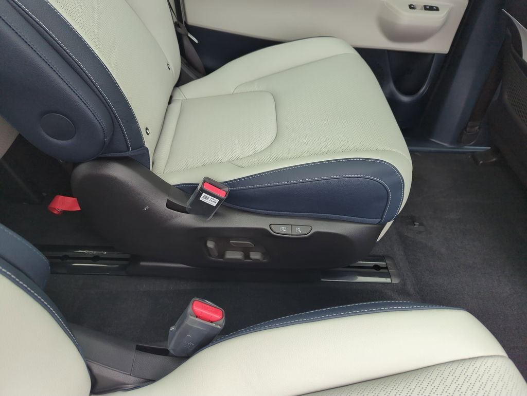 New 2026 Ceramic Silver Kia SX Prestige image 36
