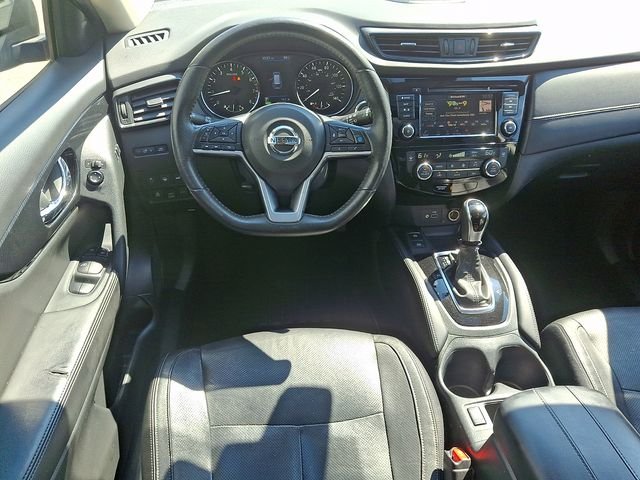 Used 2020 Black Nissan SL image 11