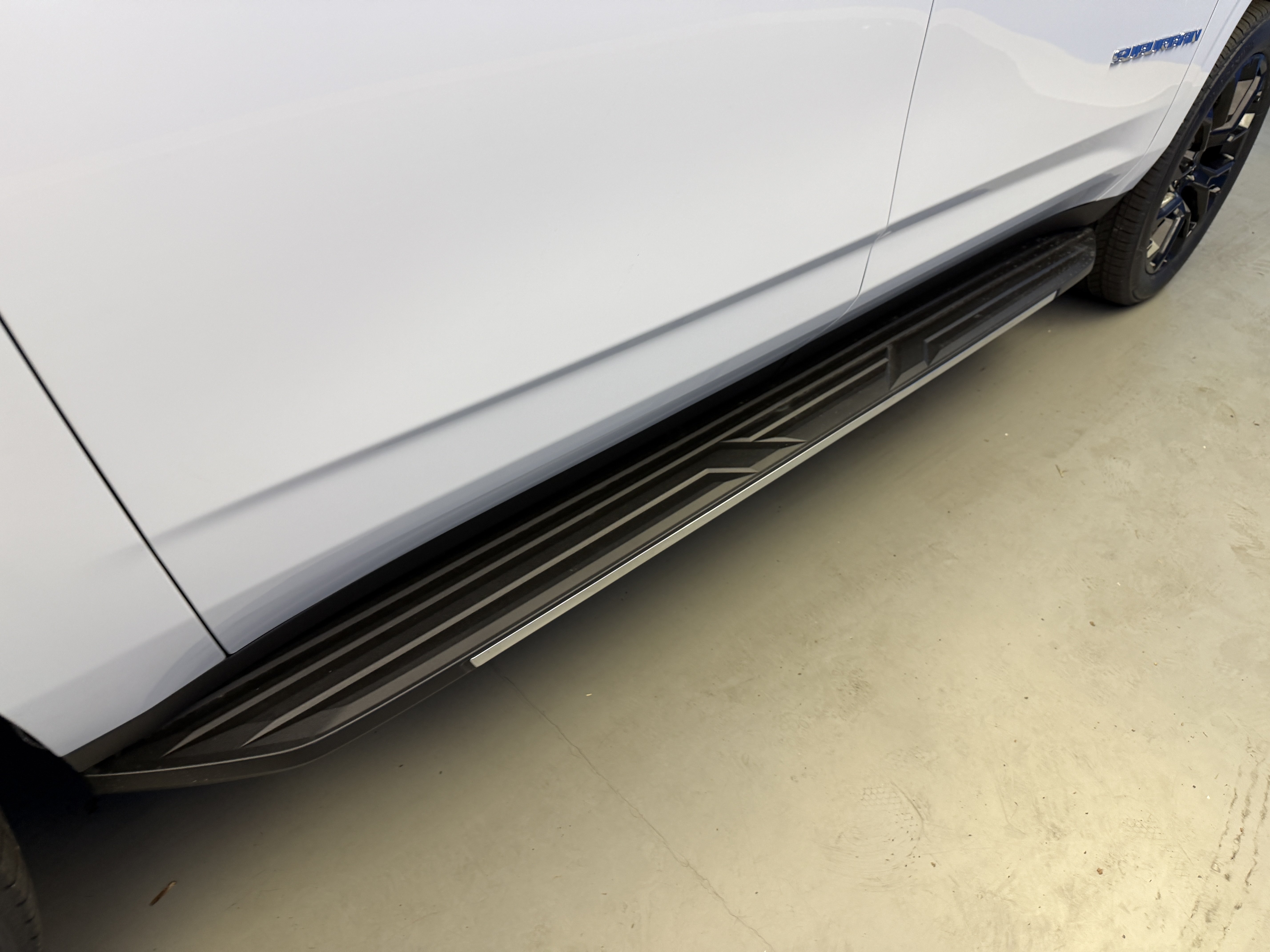 2026 Chevrolet Suburban High Country - Photo 9