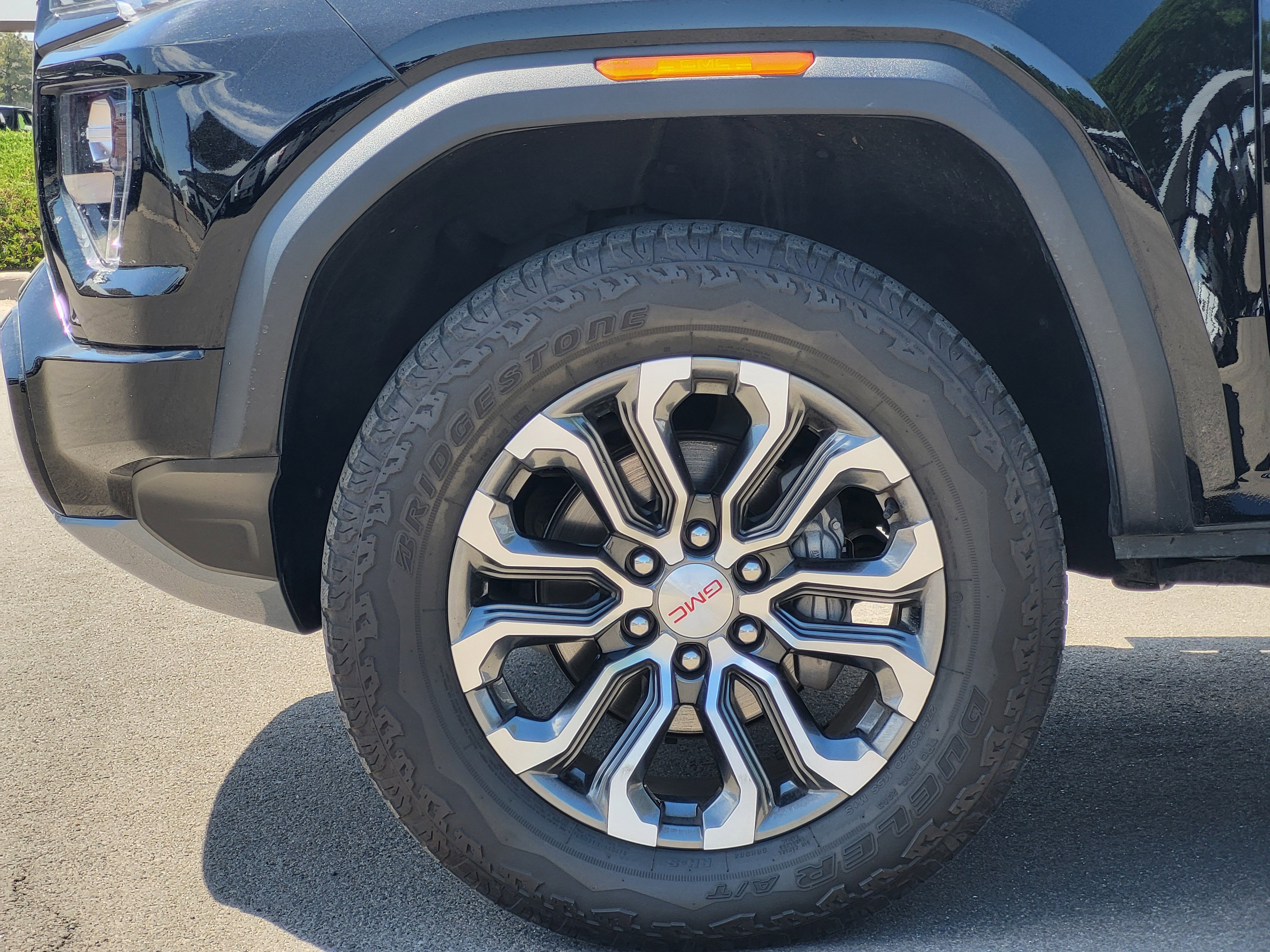 2025 GMC Canyon Denali - Photo 9
