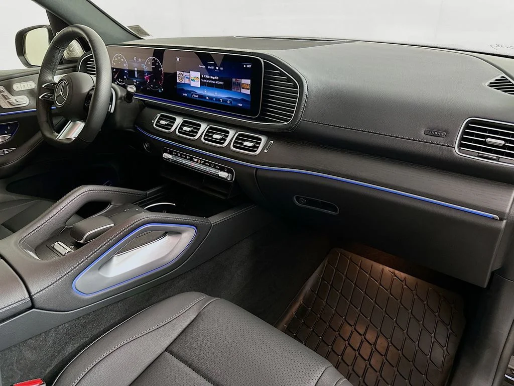 Used 2025 Black Mercedes-Benz GLS 450 image 27
