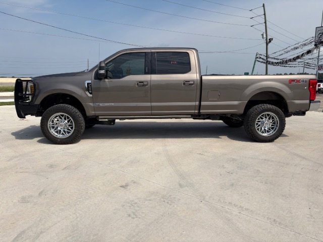 Used 2019 Gray Ford LARIAT image 2
