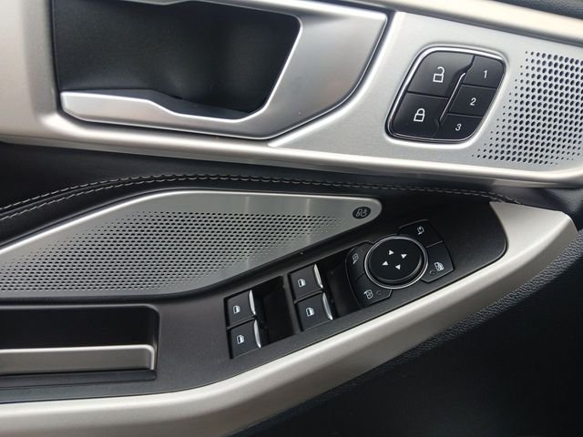 Used 2023 Silver Metallic Ford Limited image 13