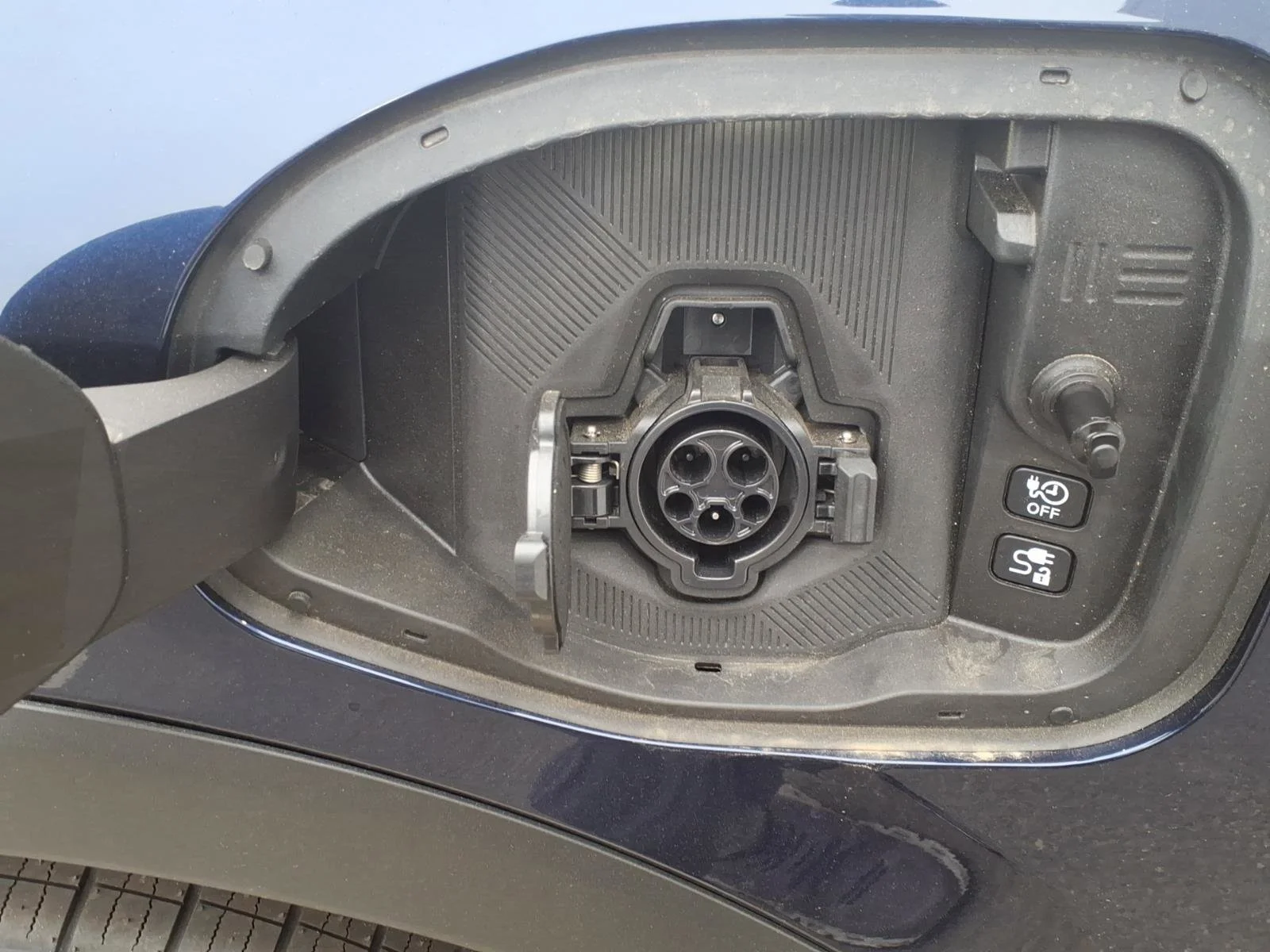 New 2026 Deep Ocean Blue Pearl Nissan S+ image 5