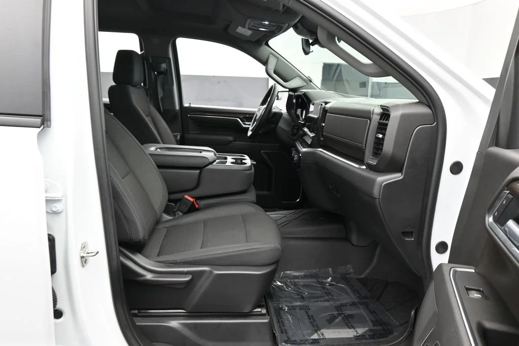 Used 2026 Summit White Chevrolet RST image 38