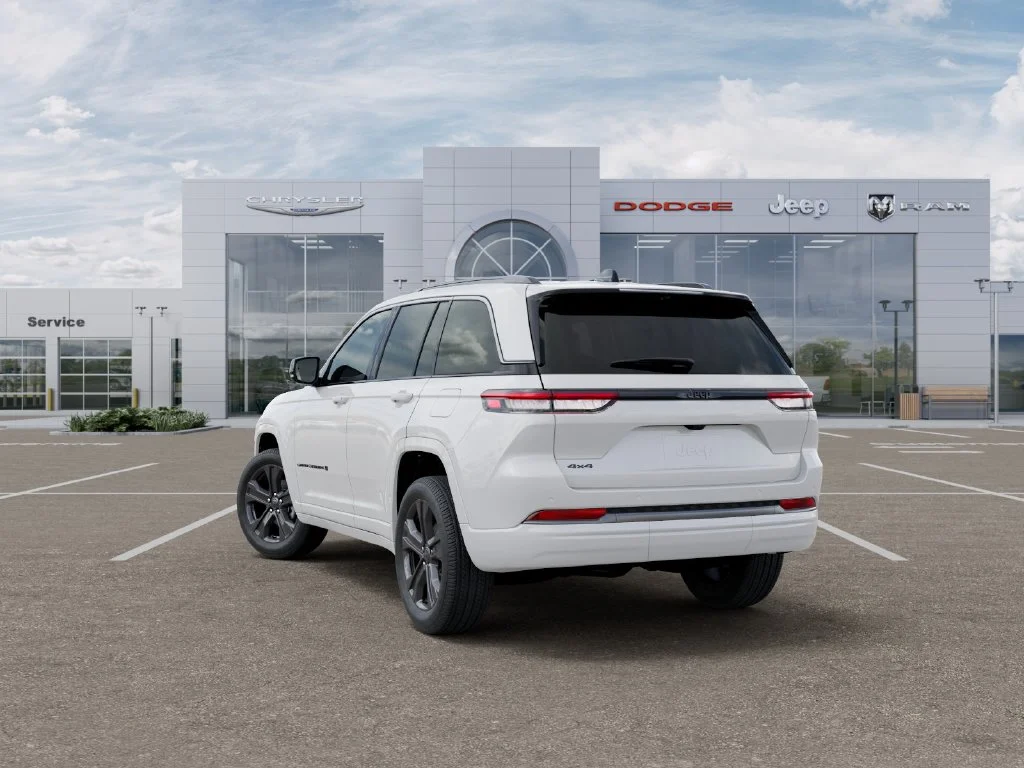 New 2027 Bright White Clear-Coat Paint Jeep Limited Reserve image 3