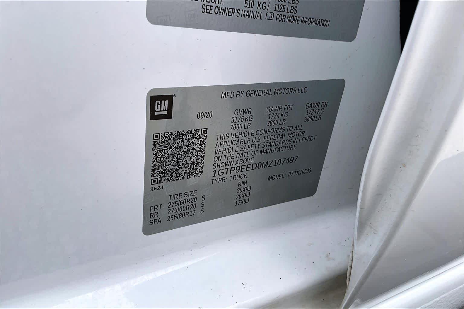 Used 2021 Summit White GMC AT4 image 33