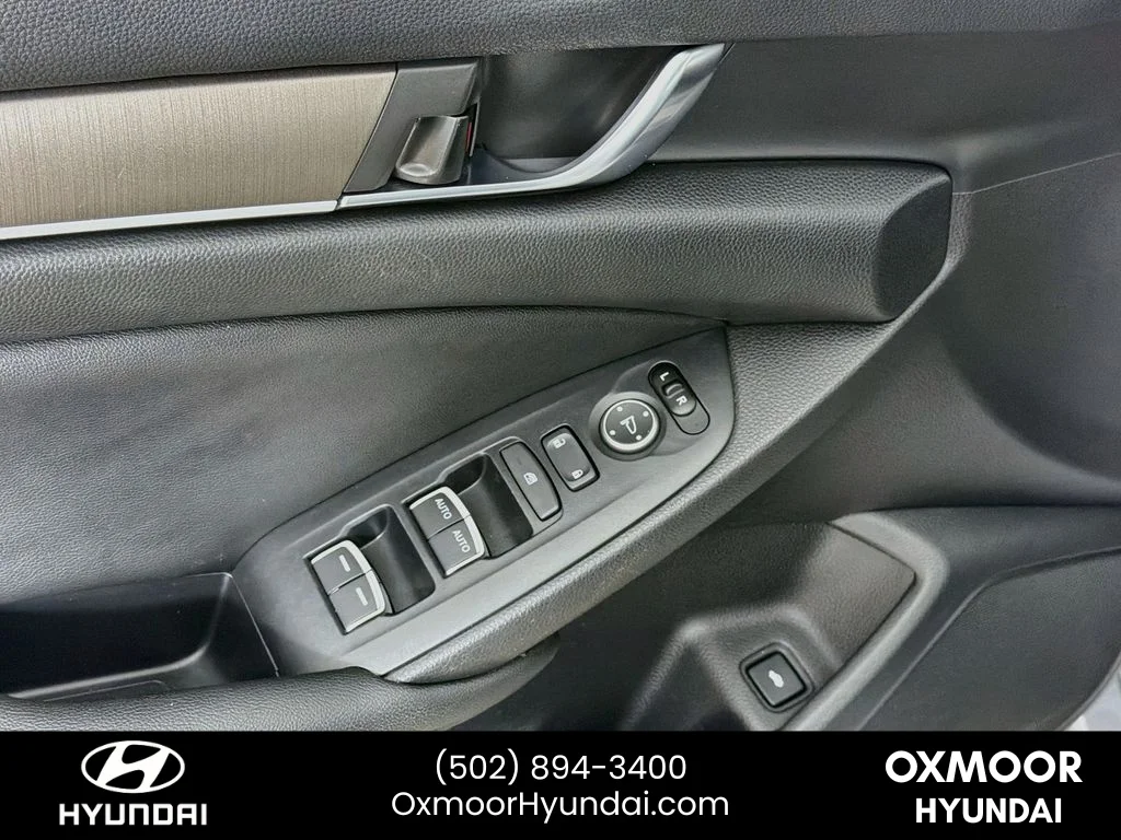 Used 2020 Lunar Silver Metallic Honda LX image 17