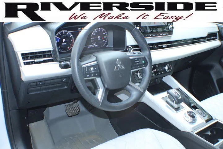 Used 2024 White Mitsubishi SEL image 7