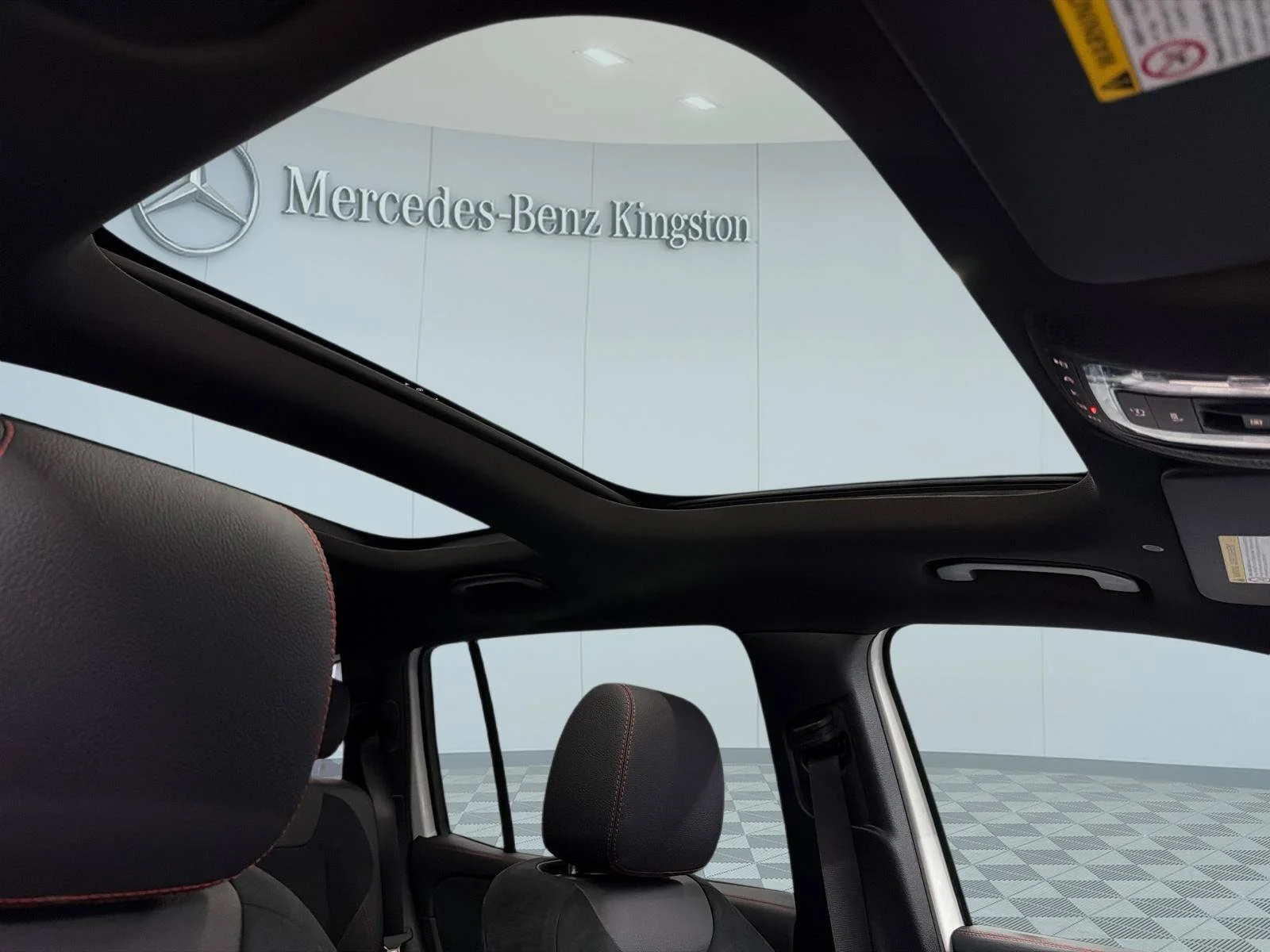 Used 2026 White Mercedes-Benz GLB 250 image 29