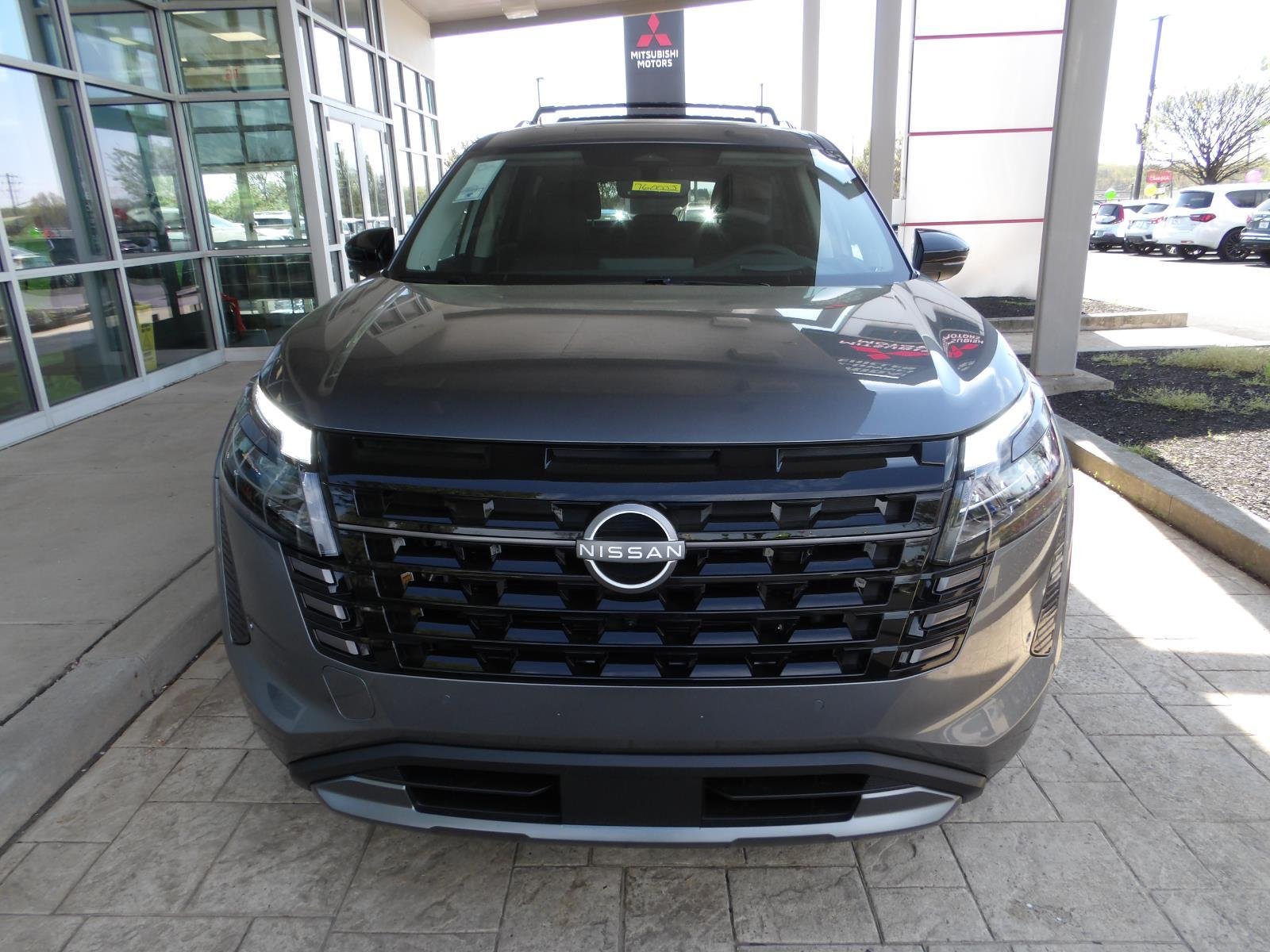 New 2026 Gun Metallic Nissan Platinum image 2