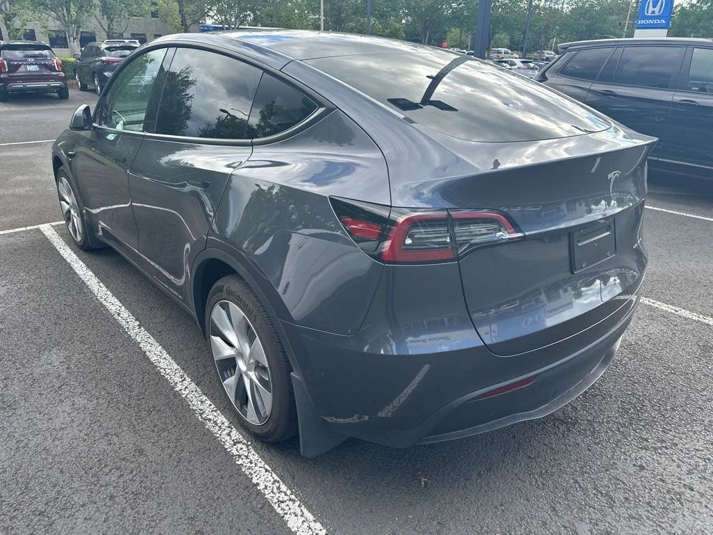 Used 2023 Midnight Silver Metallic Tesla Long Range image 3