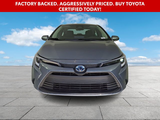 Used 2025  Toyota LE image 3