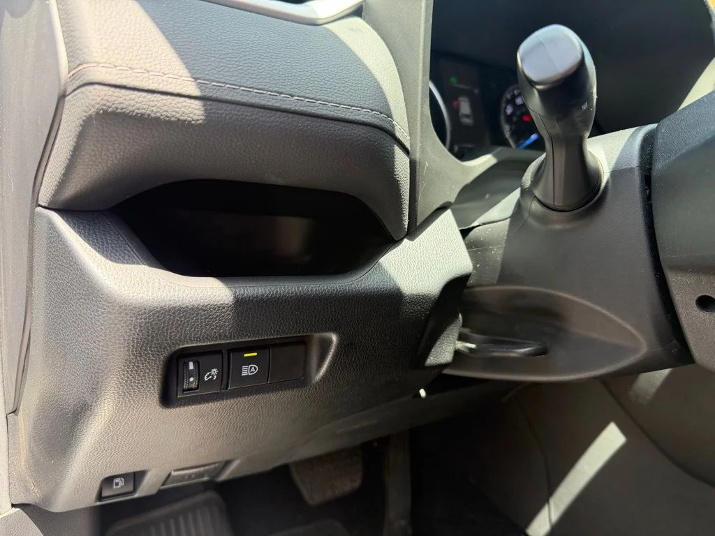 Used 2022 Silver Toyota LE image 20