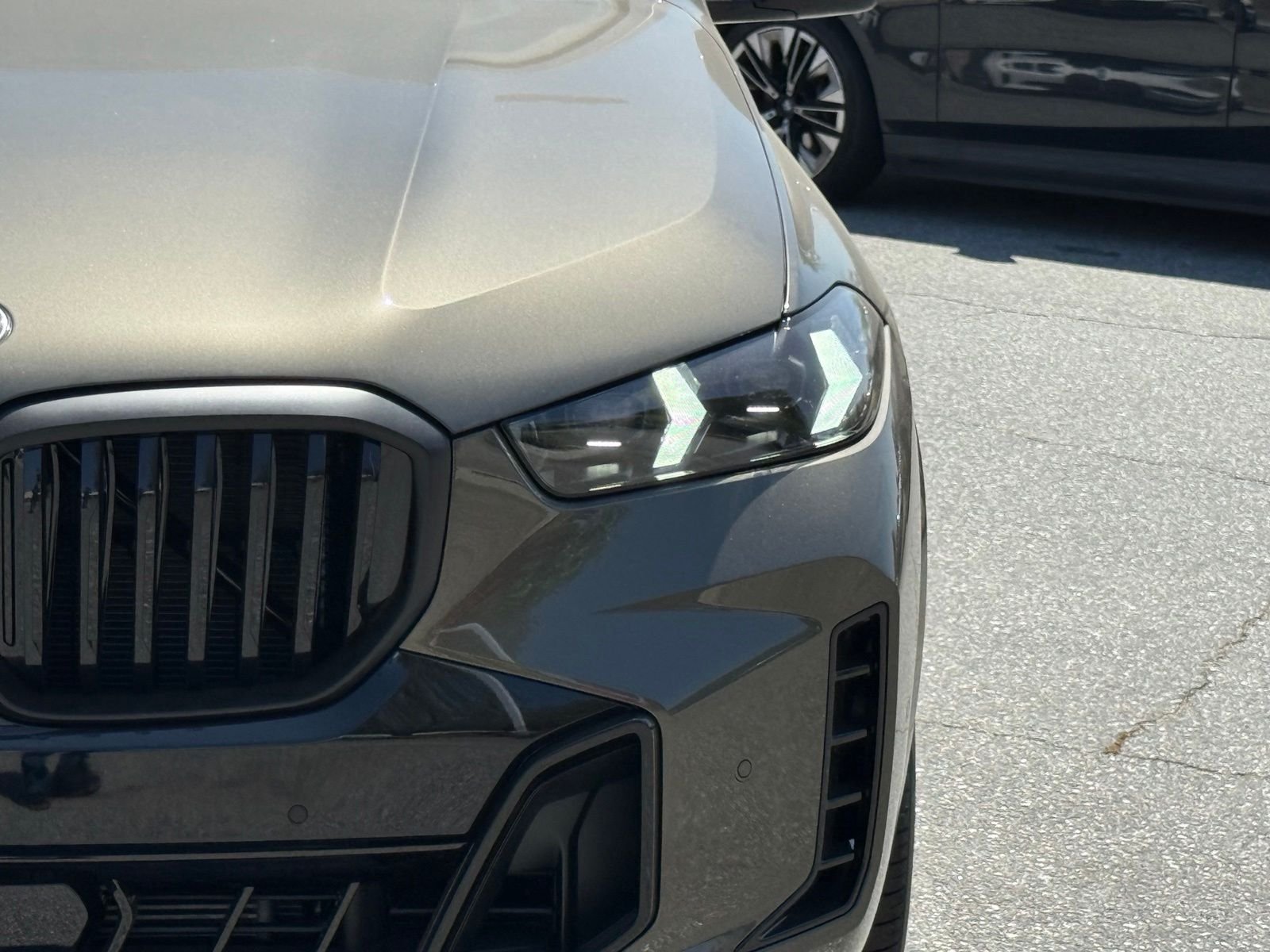 New 2026 Manhattan Green Metallic BMW sDrive40i image 13