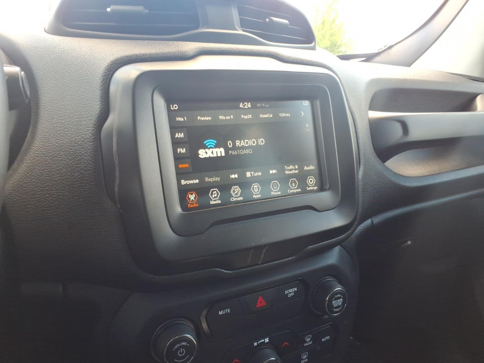 Used 2019 Glacier Metallic Clearcoat Jeep Latitude image 22