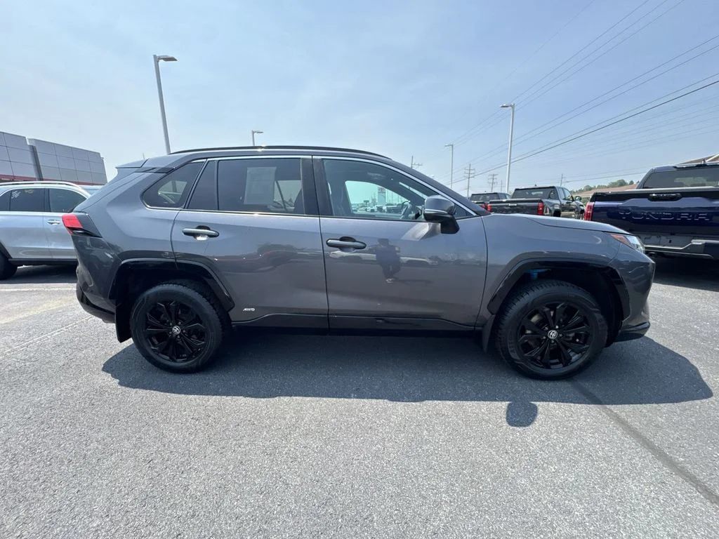 Used 2022 Gray Toyota SE image 9
