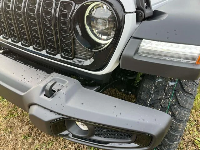 New 2026 Bright White Clear-Coat Exterior Paint Jeep Willys image 8