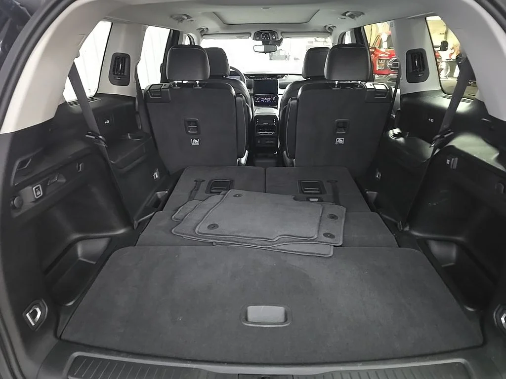 Used 2023 Gray Metallic Jeep Limited image 12