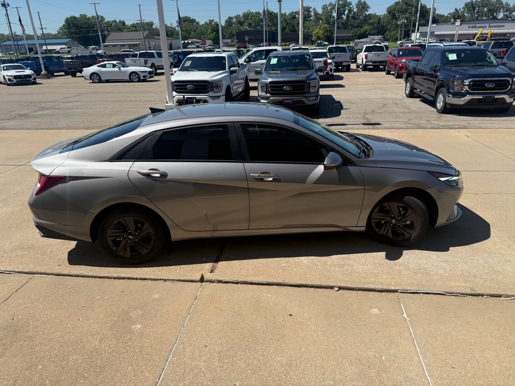 Used 2023 Fluid Metal Hyundai Blue image 5