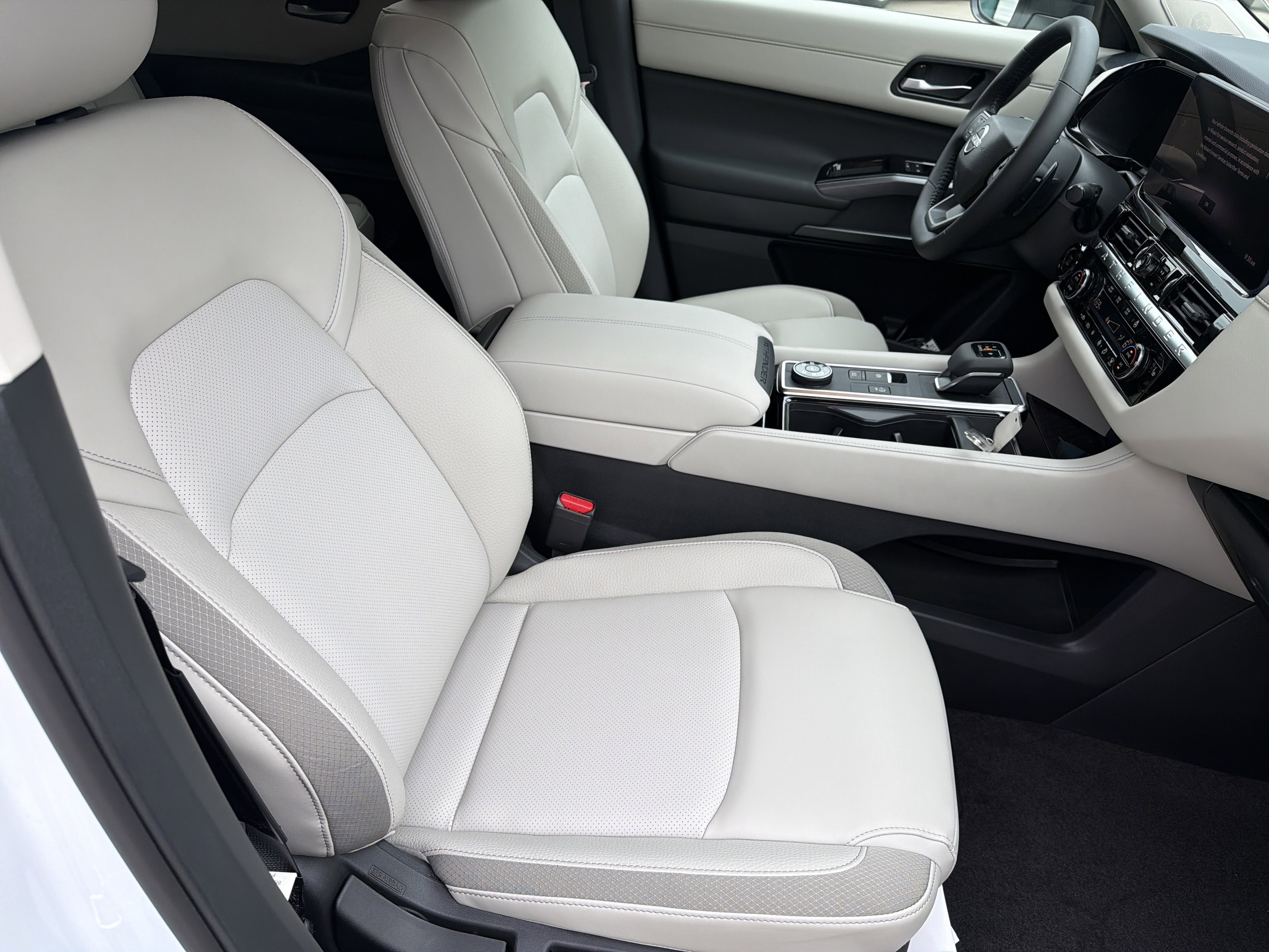 New 2026 Everest White Pearl Tricoat Nissan SL image 14