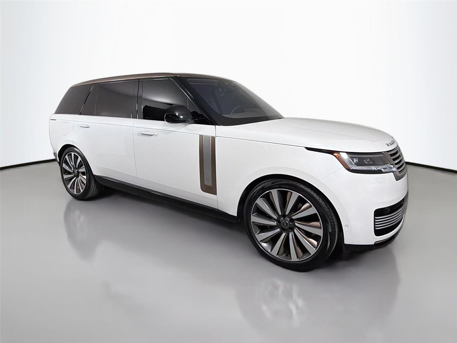 Certified Used 2022 Icy White Gloss Land Rover SV LONG WHEELBASE image 3