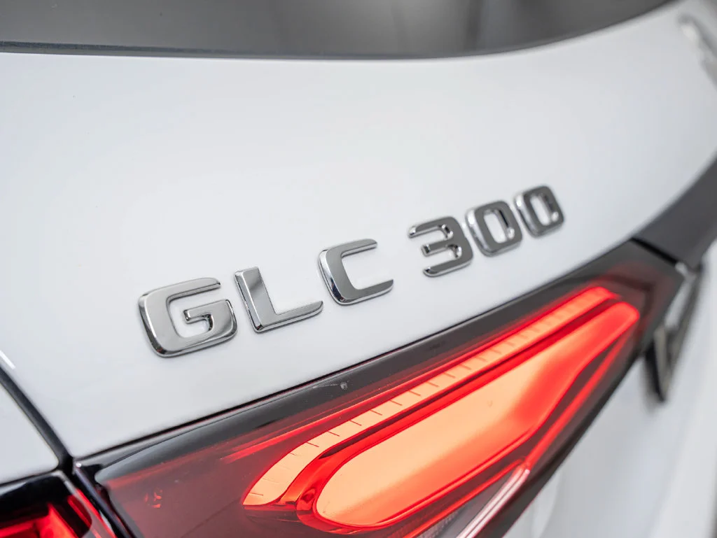 Certified Used 2026 Polar White Mercedes-Benz GLC 300 image 16