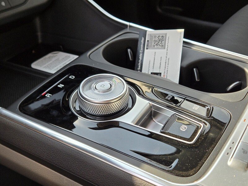 New 2026 Snow White Pearl Kia EX image 14
