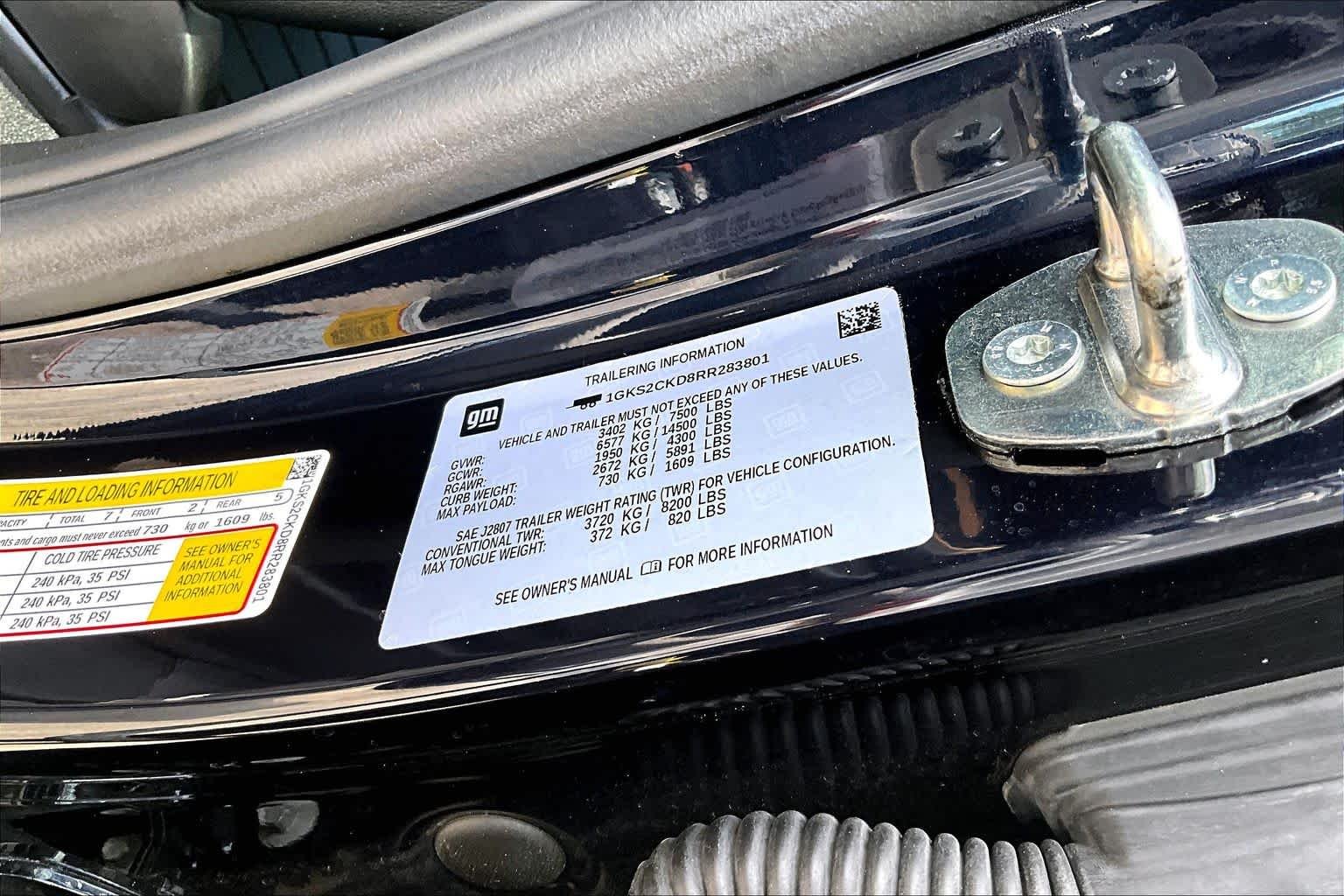 Used 2024 Midnight Blue Metallic GMC AT4 image 35